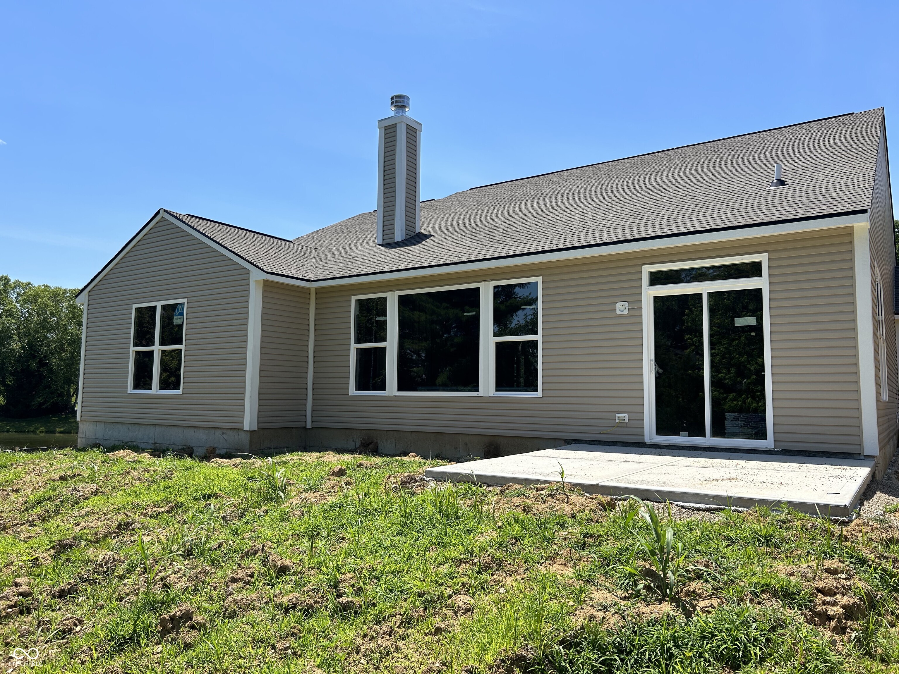 3045 Braeburn Columbus, IN 47201 - Photo 3 of 9