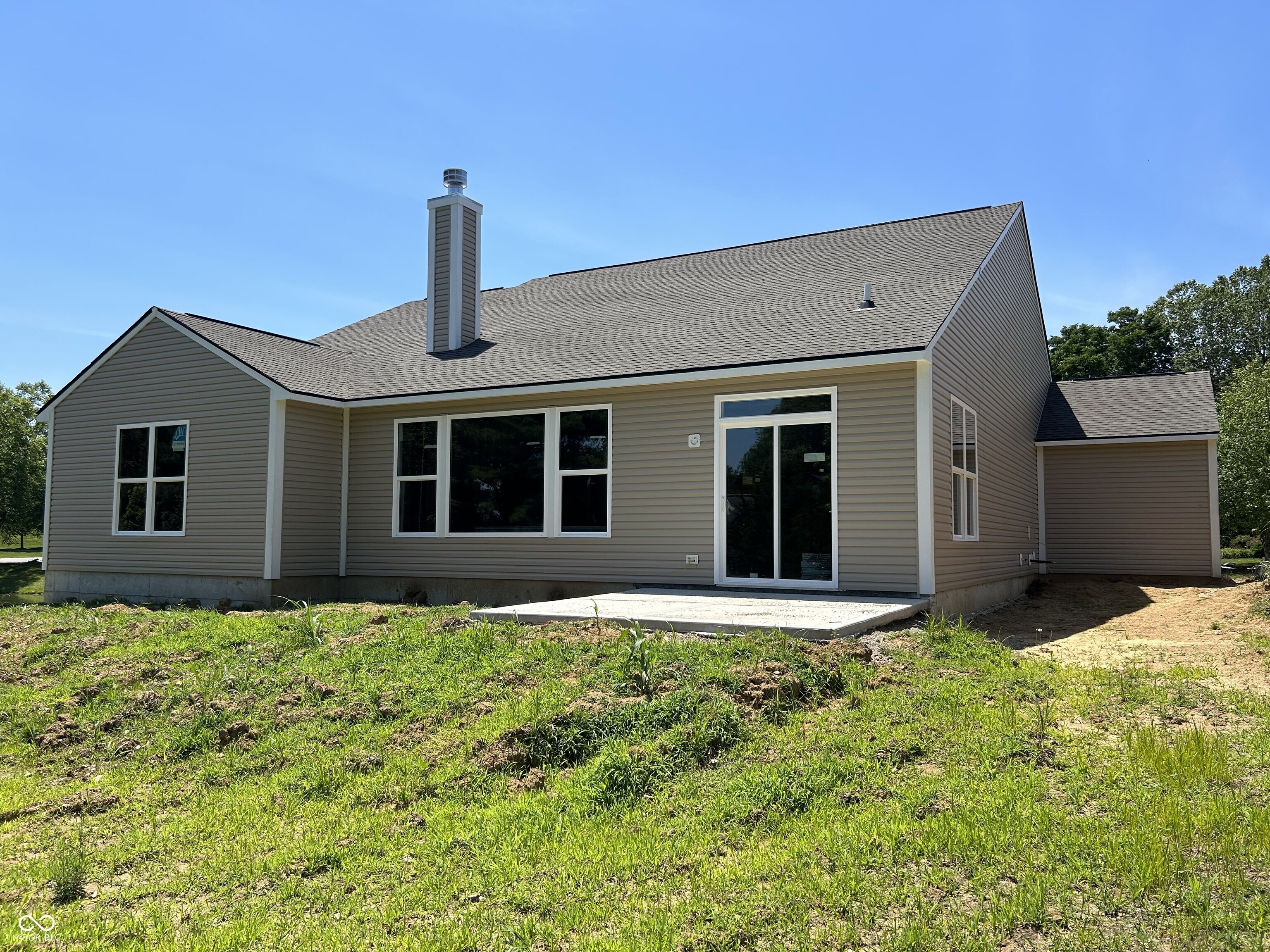 3045 Braeburn Columbus, IN 47201 - Photo 4 of 9