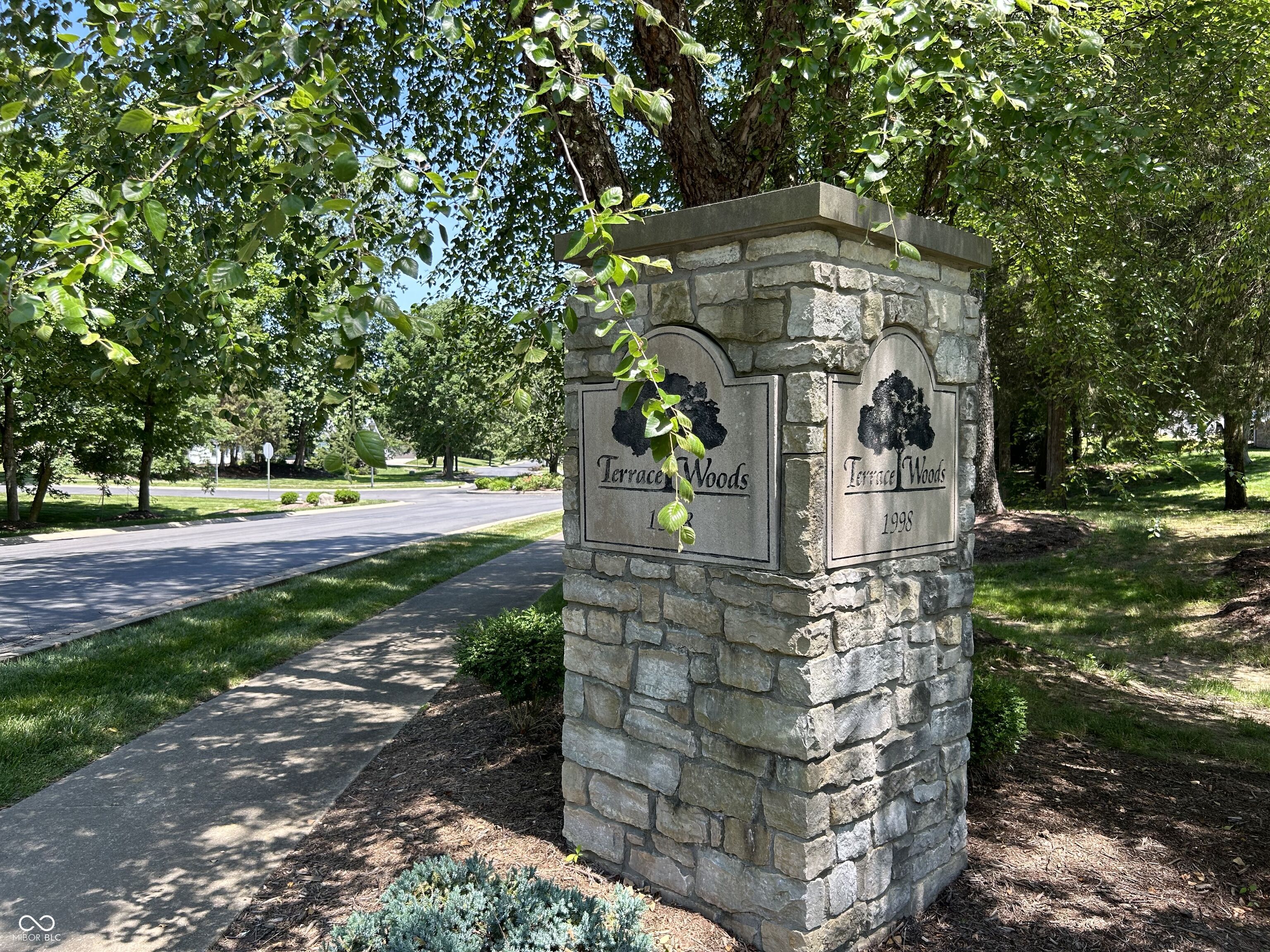 3045 Braeburn Columbus, IN 47201 - Photo 6 of 9