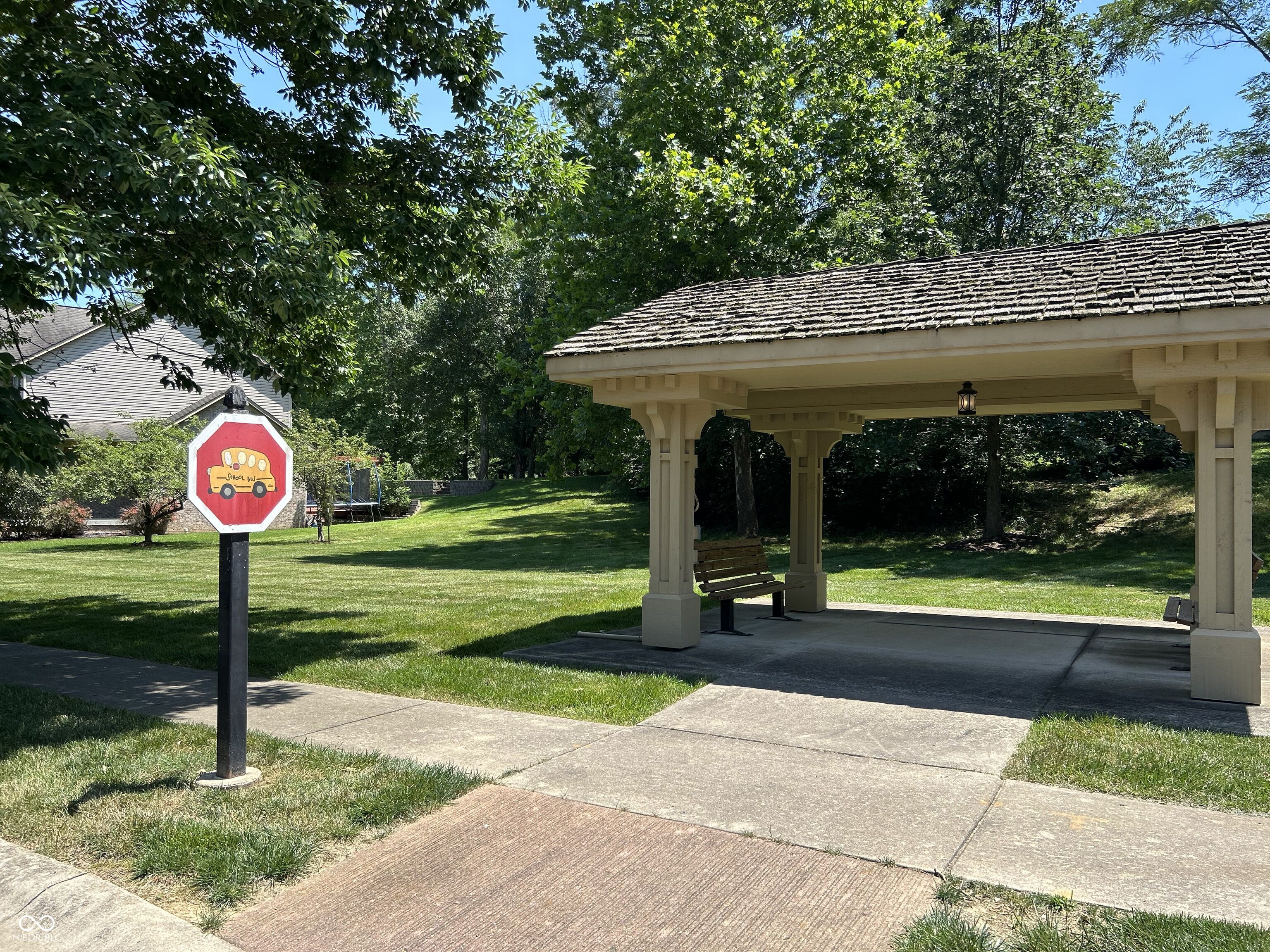 3045 Braeburn Columbus, IN 47201 - Photo 8 of 9