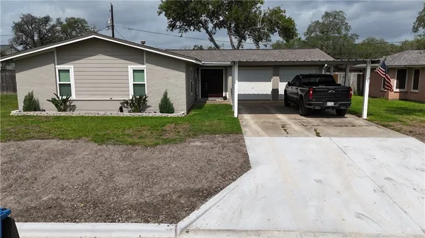 $210,000 | 707 Tallow Drive, Refugio, TX 78377