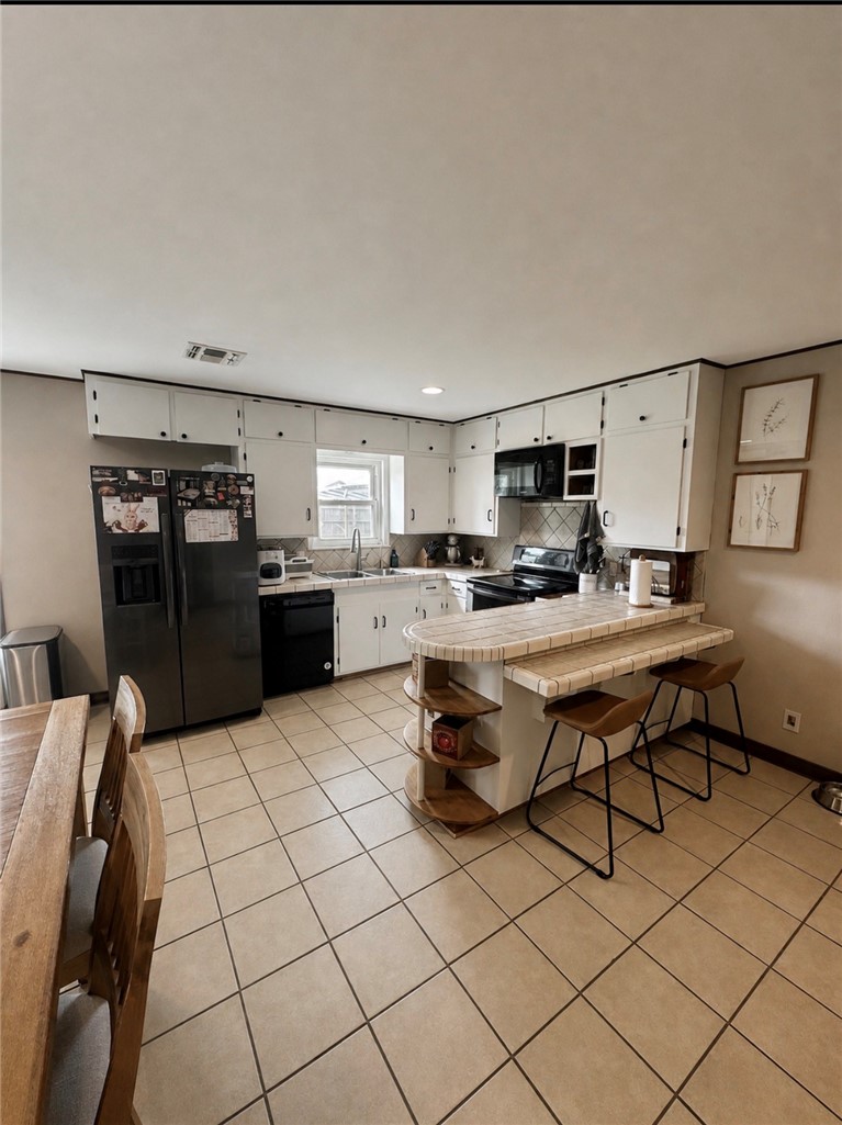 707 Tallow Drive Refugio, TX 78377 - Photo 10 of 32
