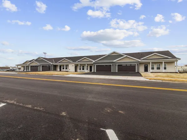 $359,900 | 1601 Wildlife Drive, Unit 3, Kewaskum, WI 53040