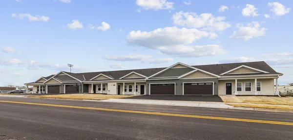 $359,900 | 1601 Wildlife Drive, Unit 3, Kewaskum, WI 53040