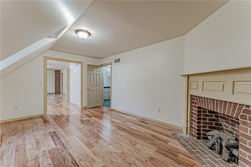 2064 Old State Road Gibsonia, PA 15044 - Photo 12 of 22 Upper Master sitting room