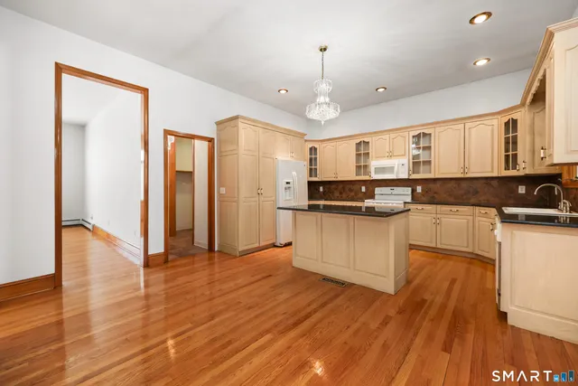 $899,900 | 159 Freeman Road, Oxford, CT 06478