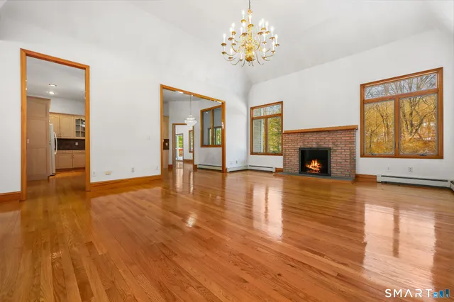 $899,900 | 159 Freeman Road, Oxford, CT 06478