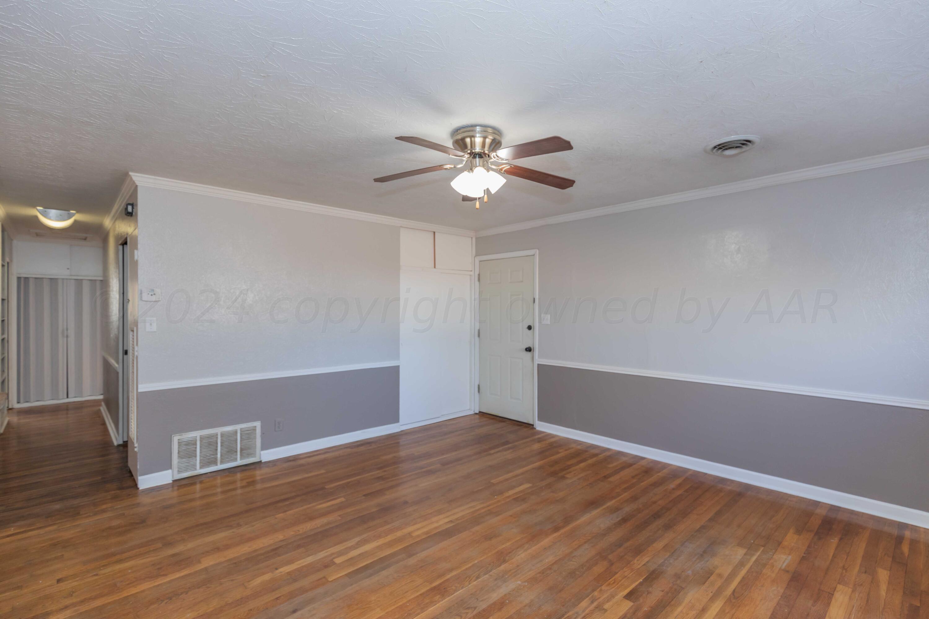 5022 South Bonham Street Amarillo, TX 79110 - Photo 5 of 29 LIVING ROOM VIEW 3