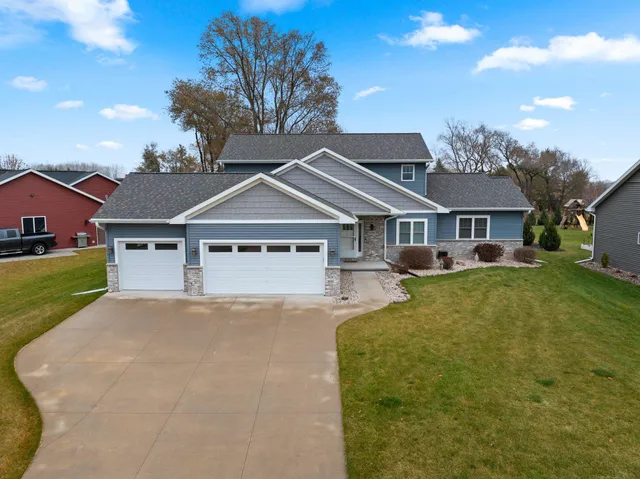 $600,000 | 4294 North Crane Drive, Appleton, WI 54913