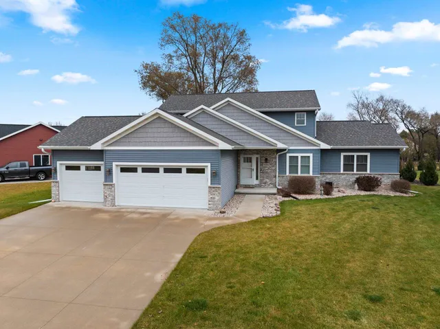 $600,000 | 4294 North Crane Drive, Appleton, WI 54913