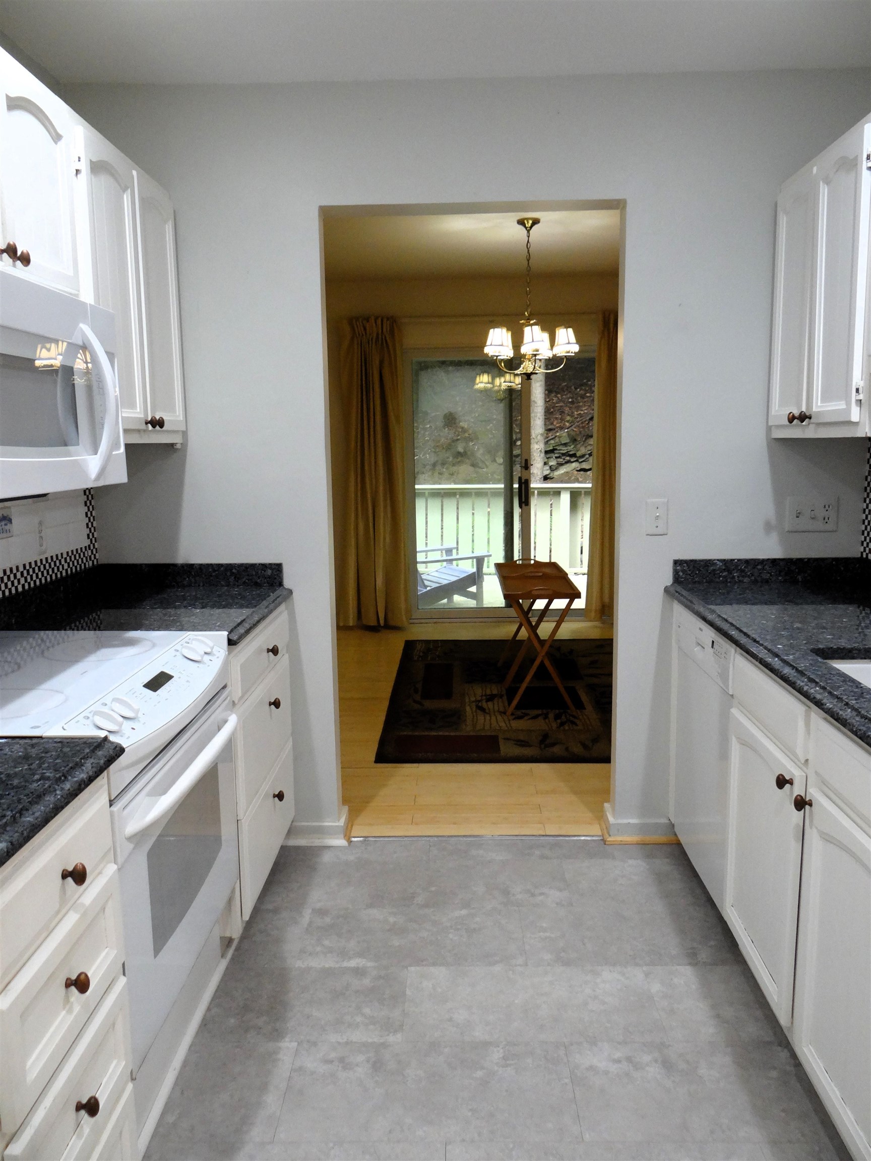 31 Pleasant Street, Unit 52 Lebanon, NH 03784 - Photo 8 of 45