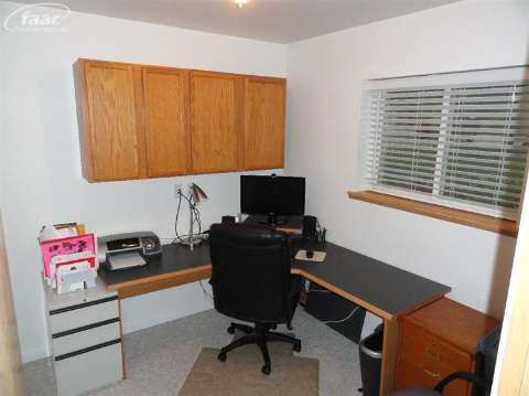 2212 Reid Road Flint, MI 48507 - Photo 12 of 16 20402413-11.JPG