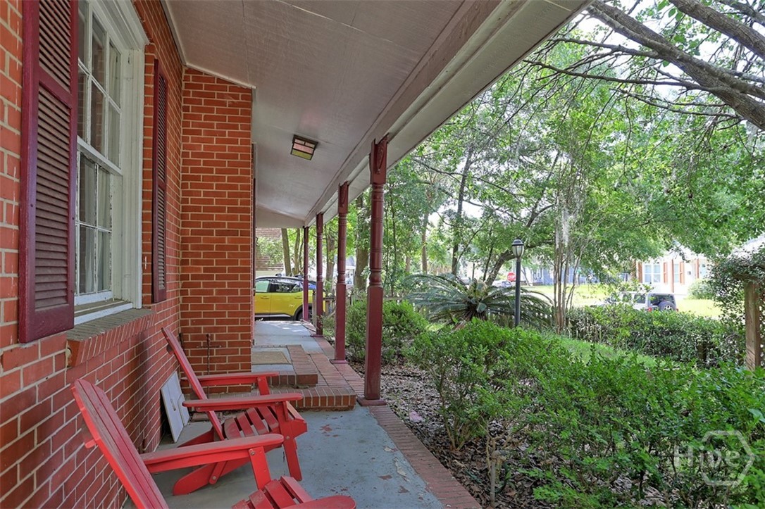 526 R Durant Avenue Savannah, GA 31404 - Photo 4 of 35