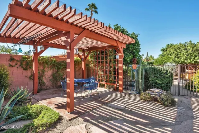 a view of outdoor space yard and patio