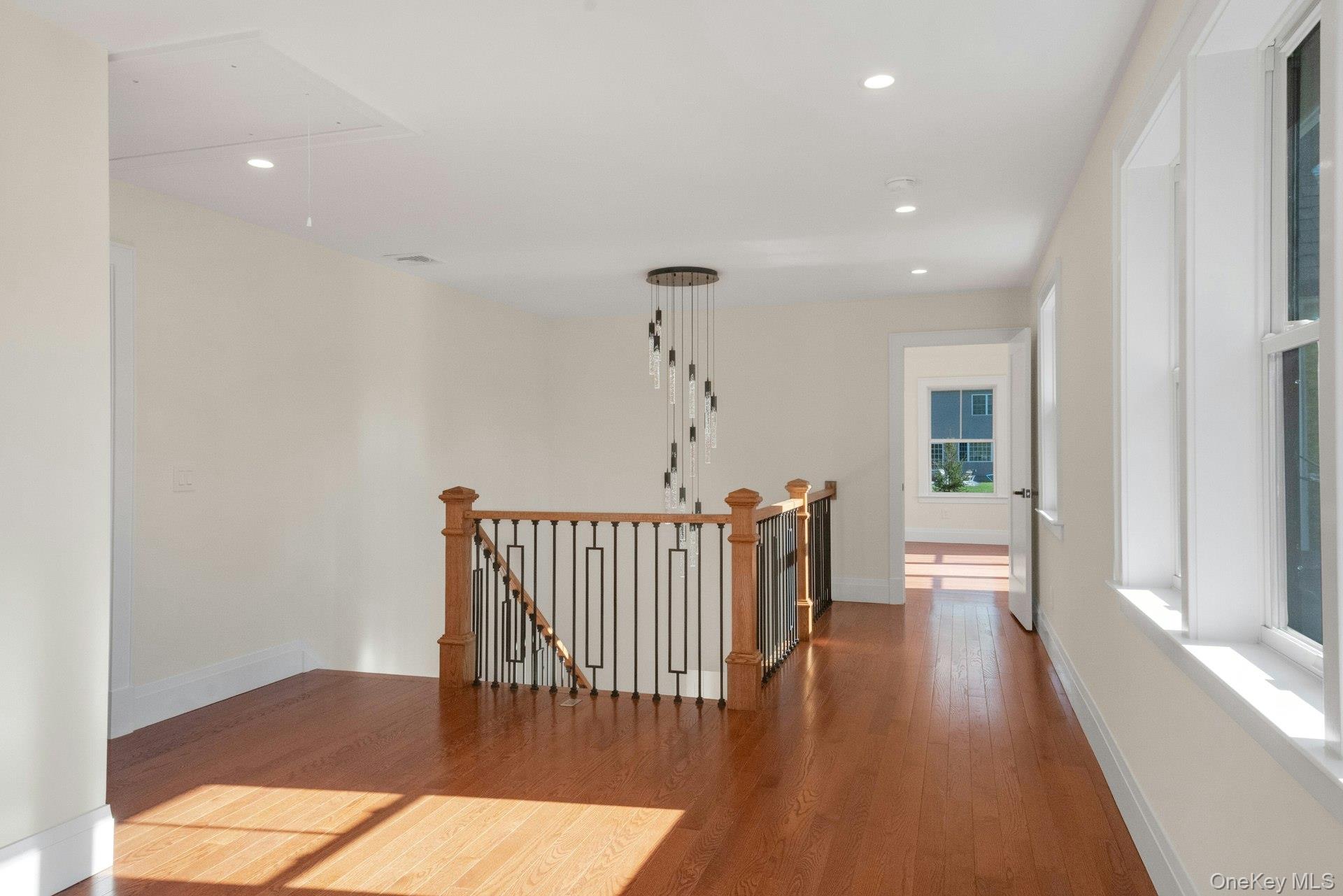 57 Meadow Sweet Road Cortlandt Manor, NY 10567 - Photo 18 of 49 Oversized landing.
