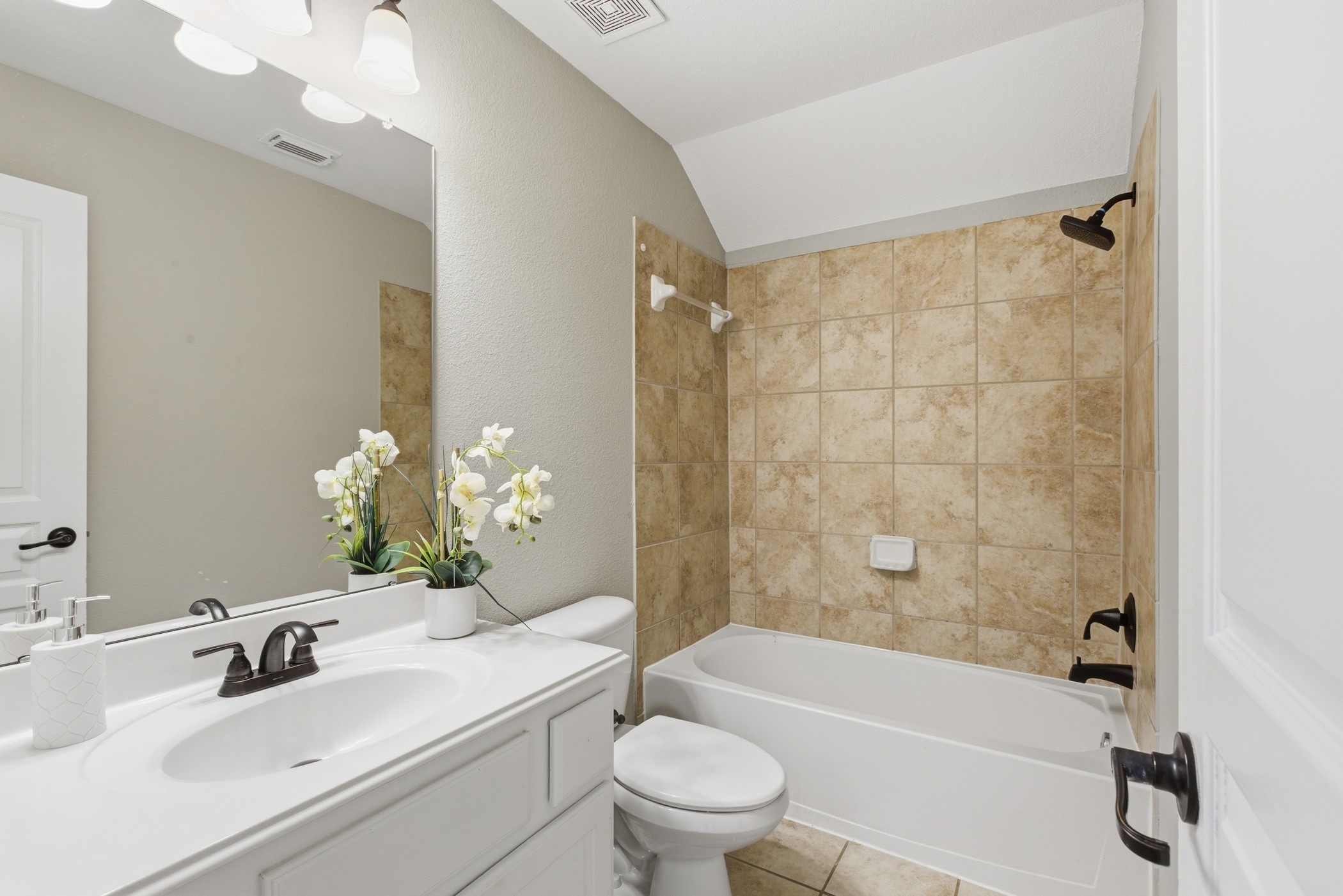 10918 Menaggio Court Richmond, TX 77406 - Photo 34 of 49 Bathroom 3