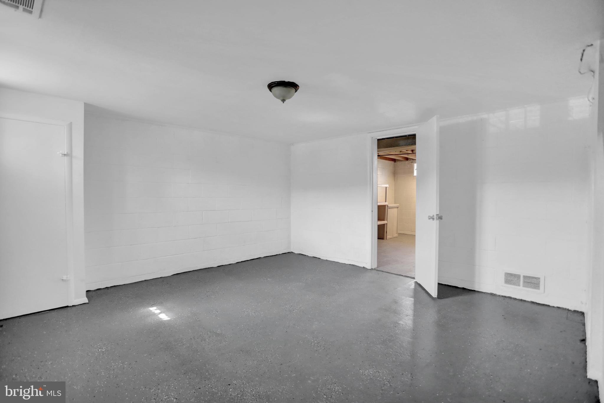 4202 Labyrinth Road Baltimore, MD 21215 - Photo 20 of 25 Family Room