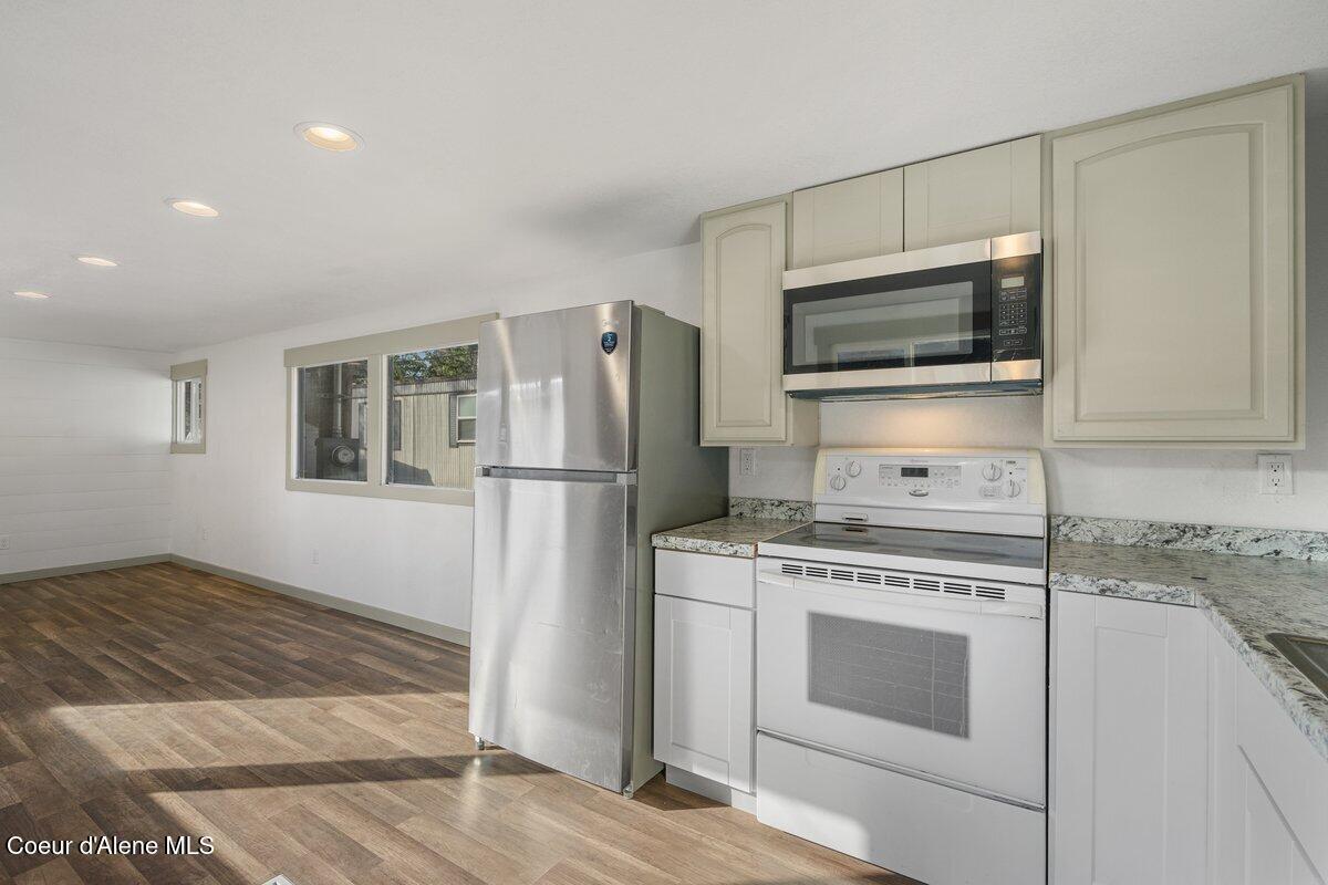 162 Stratus Lane Coeur D'Alene, ID 83815 - Photo 13 of 21 Kitchen 4 (5)