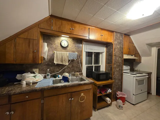 $245,000 | 145 Milwaukee Avenue Southwest, Hutchinson, MN 55350