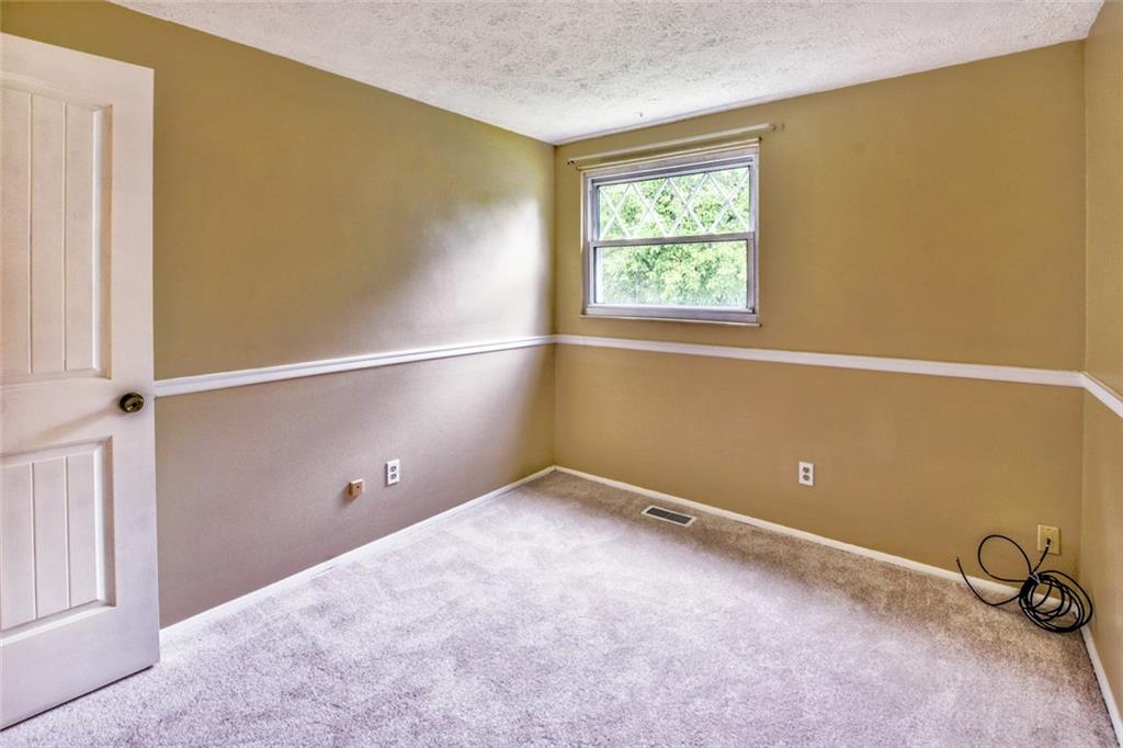 2074 Powell Road Cranberry Township, PA 16066 - Photo 13 of 23 Gallery Image 13