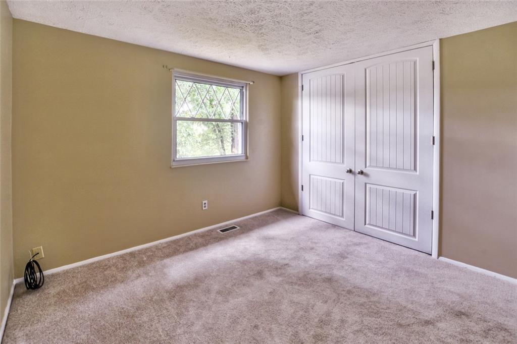 2074 Powell Road Cranberry Township, PA 16066 - Photo 14 of 23 Gallery Image 14