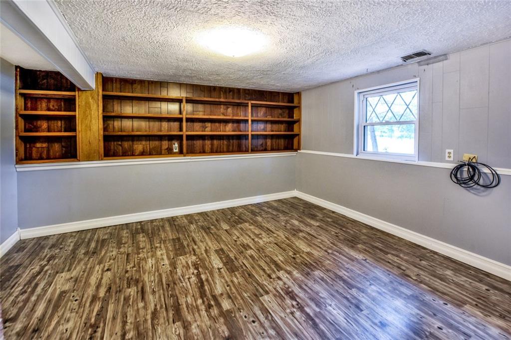 2074 Powell Road Cranberry Township, PA 16066 - Photo 16 of 23 Gallery Image 16