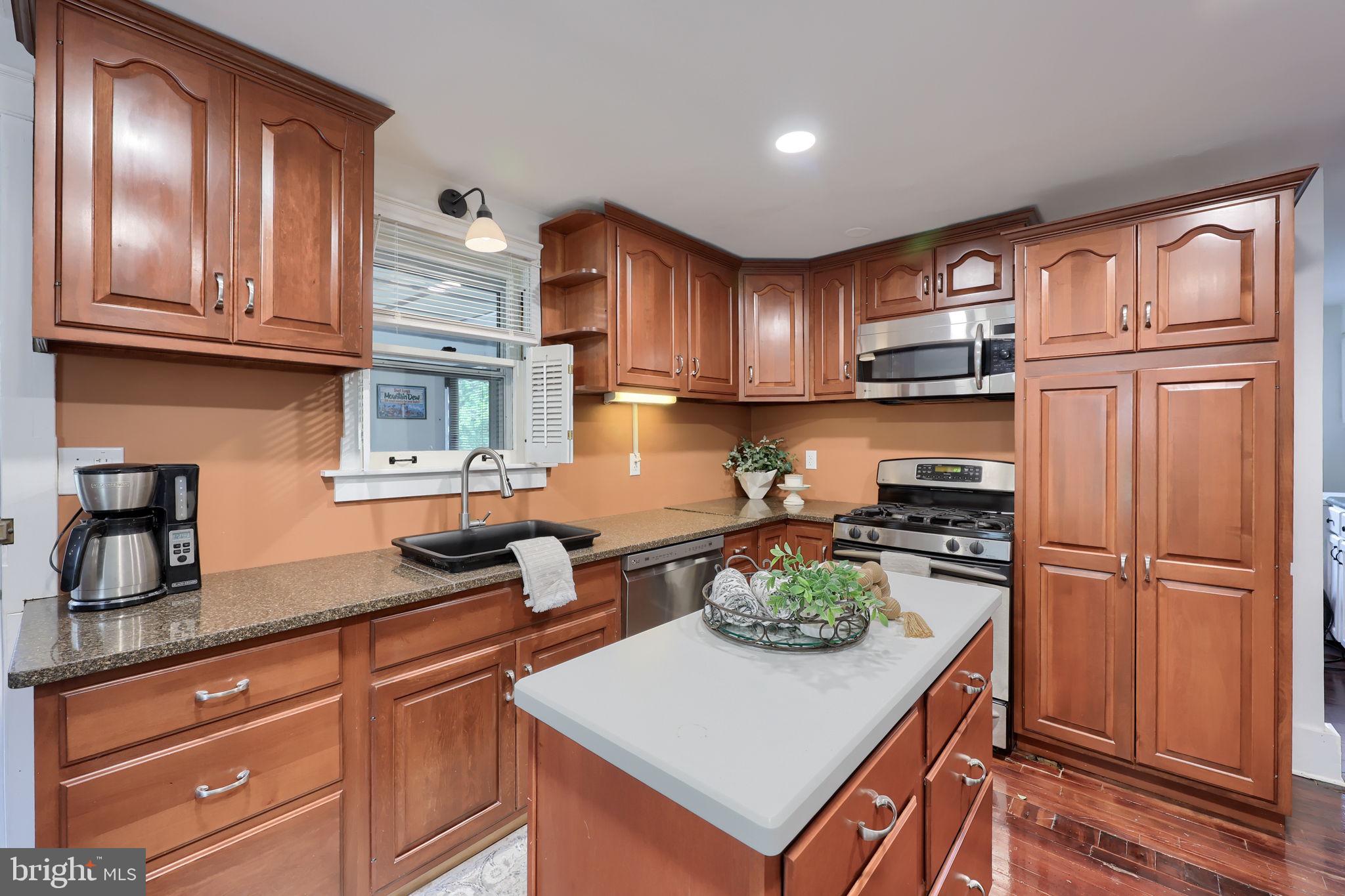 1759 Eden Road Lancaster, PA 17601 - Photo 8 of 37