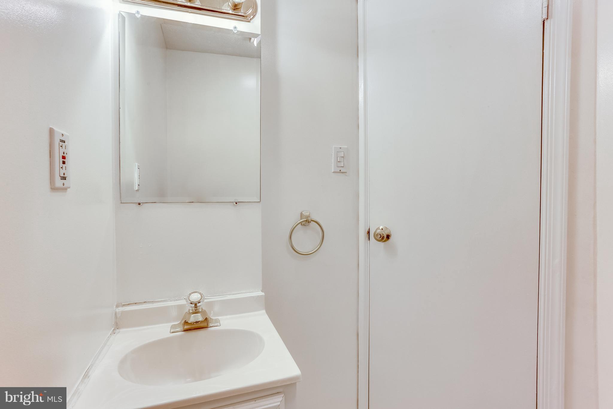7204 Procopio Circle Columbia, MD 21046 - Photo 26 of 30 a bathroom with a sink