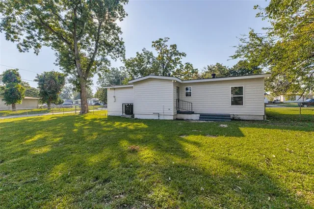 $265,000 | 3025 Dahlia Drive, Dallas, TX 75216