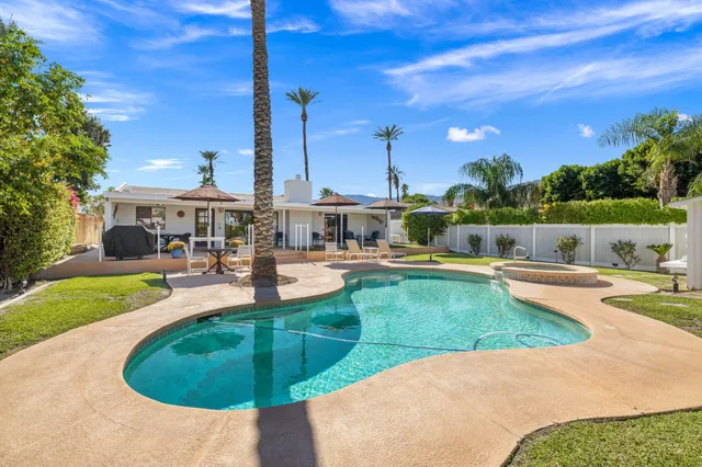 $725,000 | 73330 Royal Palm Drive, Palm Desert, CA 92260