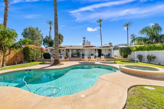 $725,000 | 73330 Royal Palm Drive, Palm Desert, CA 92260