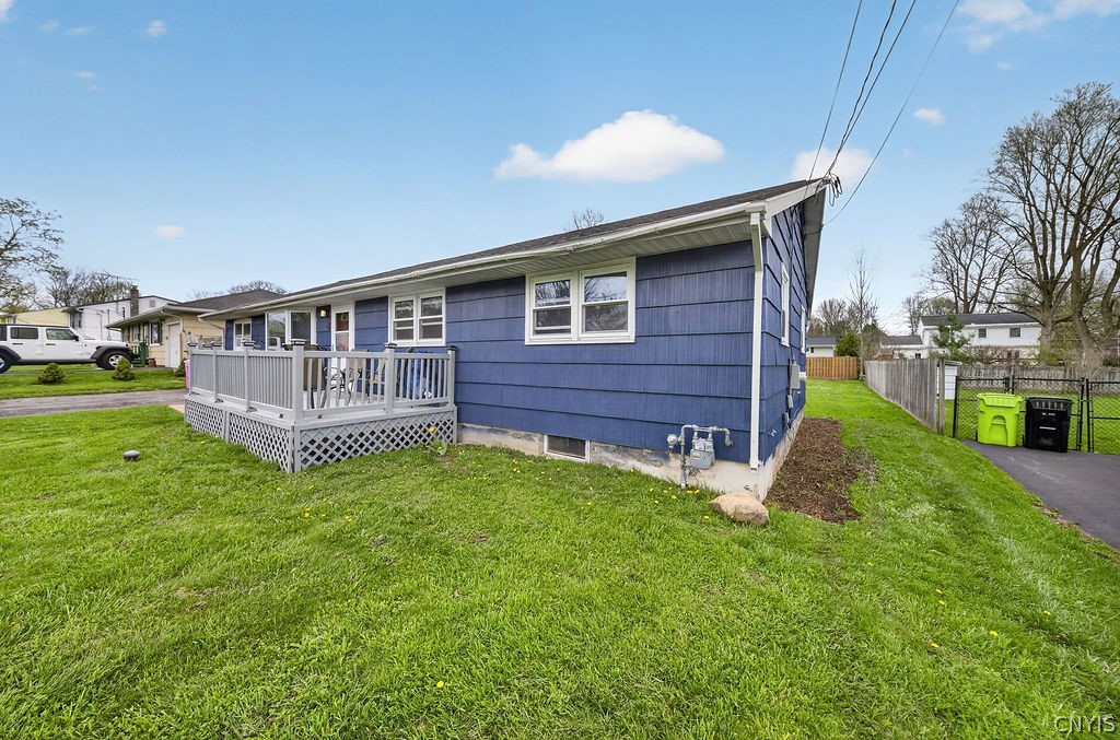 8 Mercer Street Lysander, NY 13027 - Photo 4 of 31