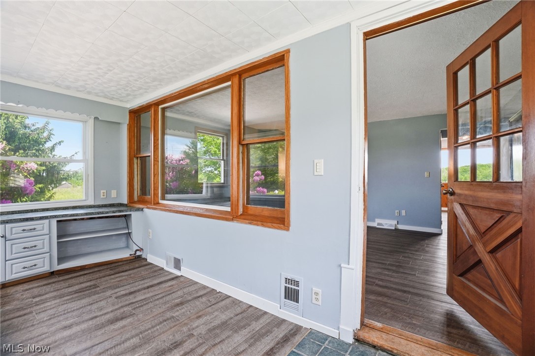 720 Keefus Road Conneaut, OH 44030 - Photo 12 of 33 Enclosed front porch