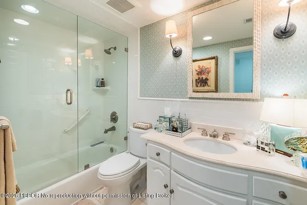 $8,600 | 250 Bradley Place, Unit 202, Palm Beach, FL 33480