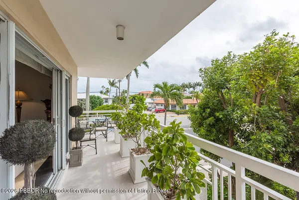 $8,600 | 250 Bradley Place, Unit 202, Palm Beach, FL 33480