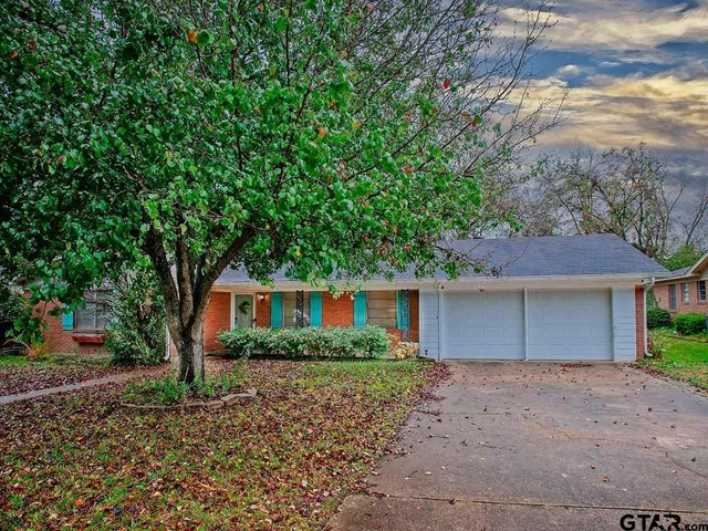 $219,900 | 1525 East Idel Street, Tyler, TX 75701