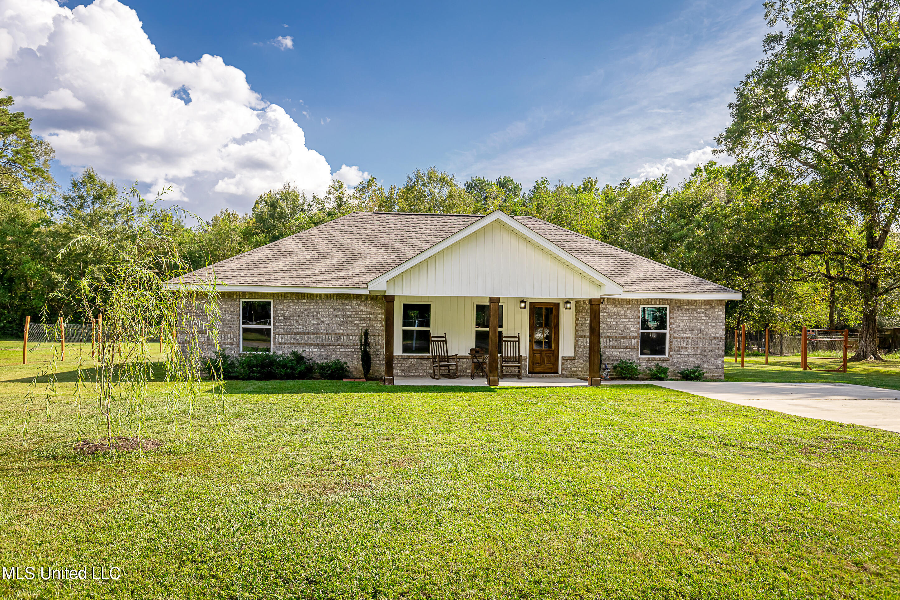 3100 Sam Kirkwood Road Moss Point, MS 39562 - Photo 3 of 54 IMG_7862