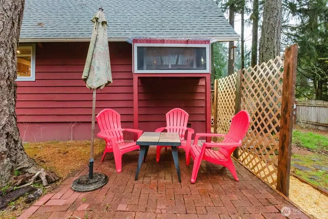 a view of a wooden fence