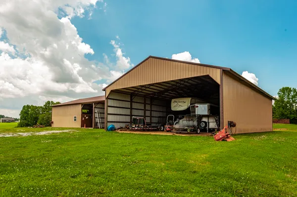 $1,400,000 | 1629 Rock Bridge Road, Bethpage, TN 37022