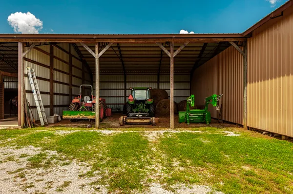 $1,400,000 | 1629 Rock Bridge Road, Bethpage, TN 37022