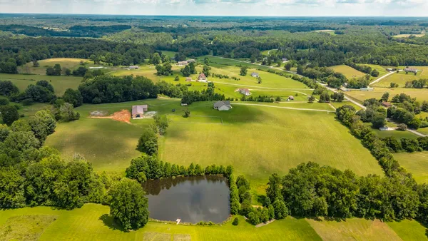 $1,400,000 | 1629 Rock Bridge Road, Bethpage, TN 37022