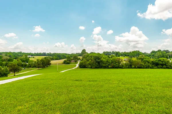 $1,400,000 | 1629 Rock Bridge Road, Bethpage, TN 37022