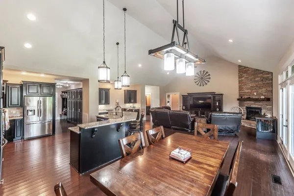 $1,400,000 | 1629 Rock Bridge Road, Bethpage, TN 37022