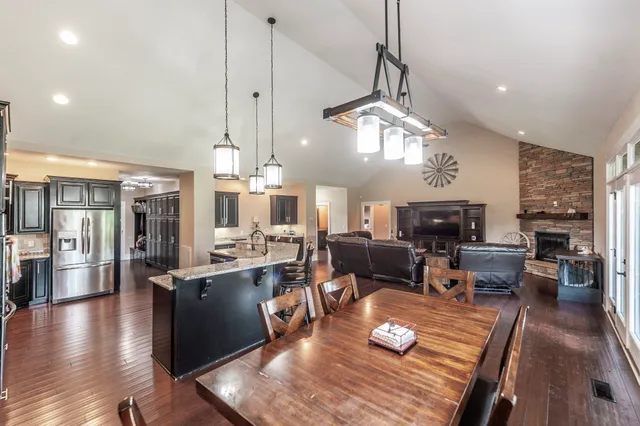 $1,450,000 | 1629 Rock Bridge Road, Bethpage, TN 37022