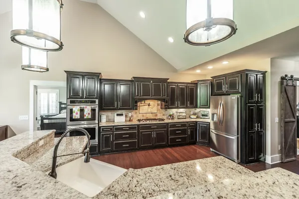 $1,400,000 | 1629 Rock Bridge Road, Bethpage, TN 37022