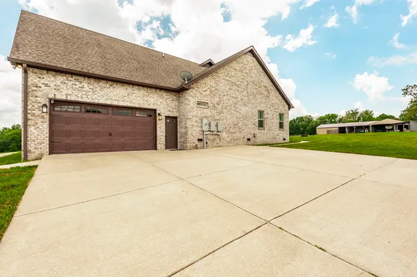 $1,400,000 | 1629 Rock Bridge Road, Bethpage, TN 37022