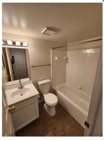 $1,425 | 3814 Sparrow Wood Drive, Ann Arbor, MI 48108