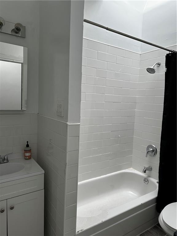 43 Linden Street Brooklyn, NY 11221 - Photo 6 of 24 3rd Floor Bathroom