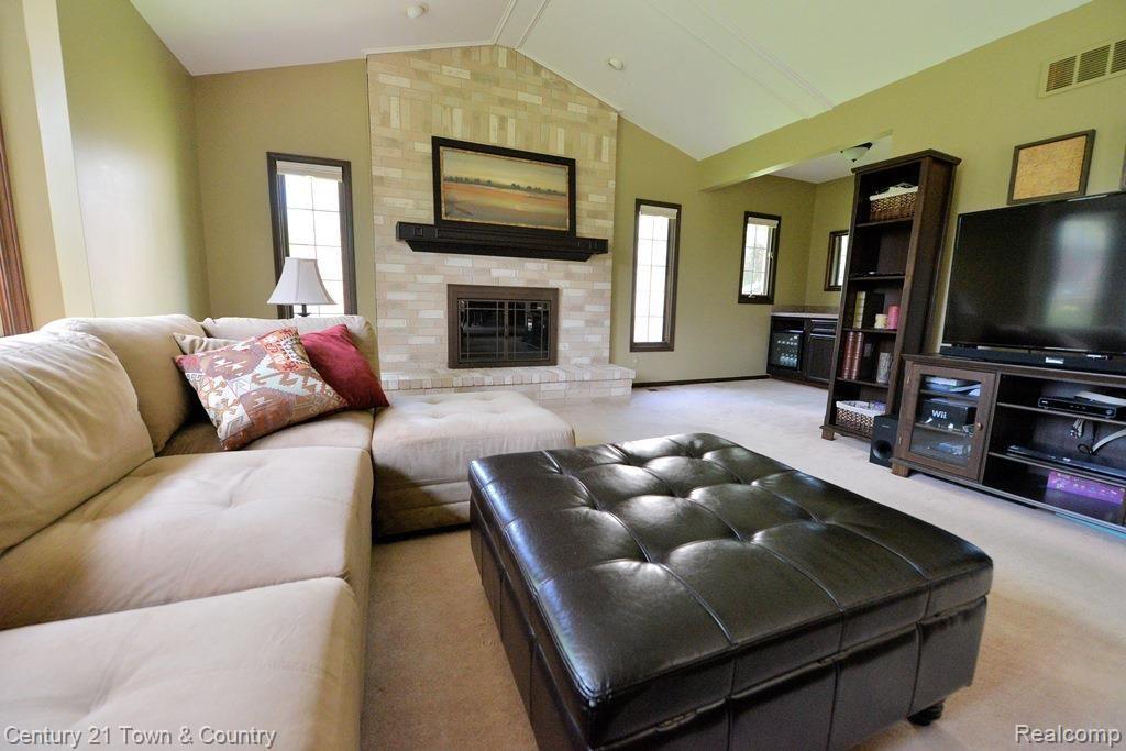 826 Timberline Drive Rochester Hills, MI 48309 - Photo 5 of 53