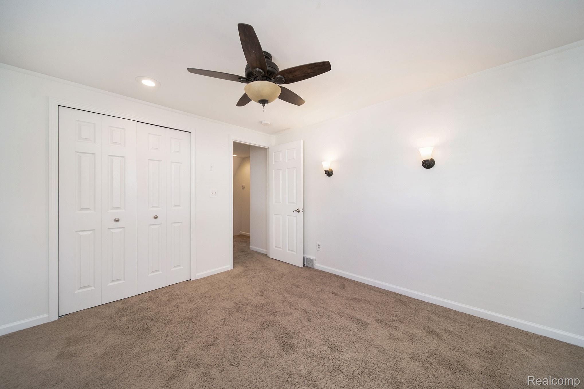 313 North Castell Avenue Rochester, MI 48307 - Photo 15 of 17 313-North-Castell_33-.jpg